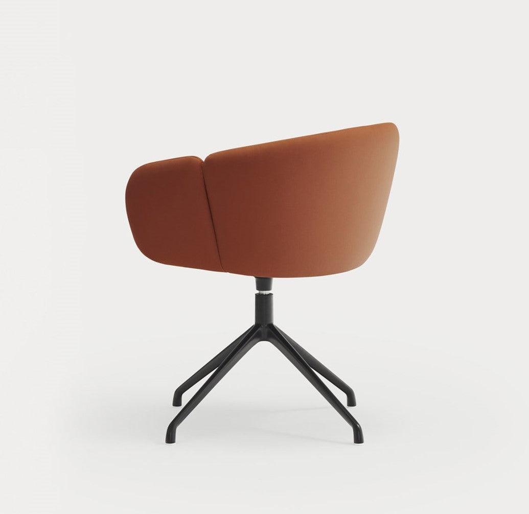 Krzesło obrotowe z podłokietnikami ADD ekoskóra terracotta z czarną podstawą Teulat Eye on Design