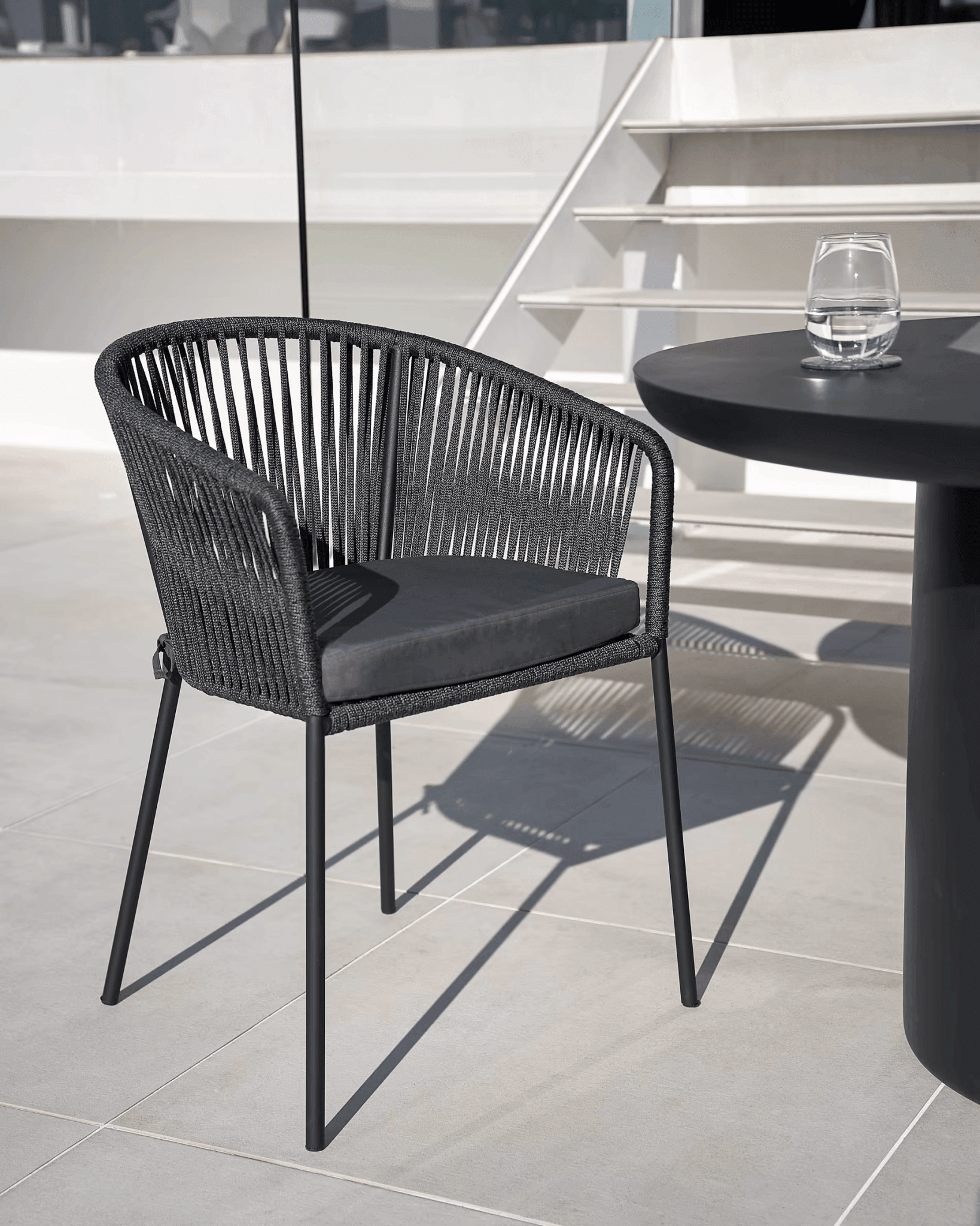 Krzesło ogrodowe YANET czarny La Forma Eye on Design