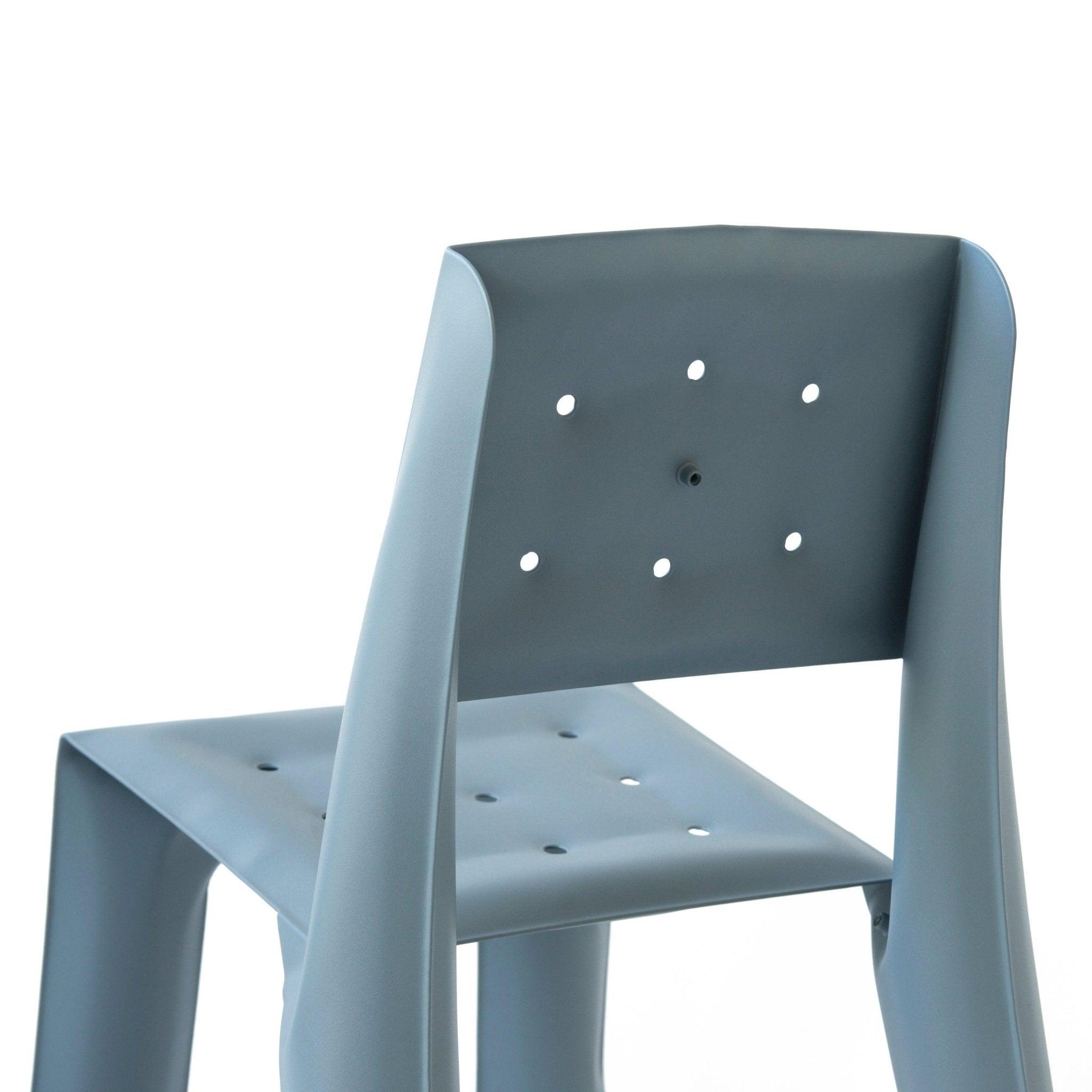 Krzesło stalowe CHIPPENSTEEL 0.5 niebiesko szary mat Zieta Studio Eye on Design