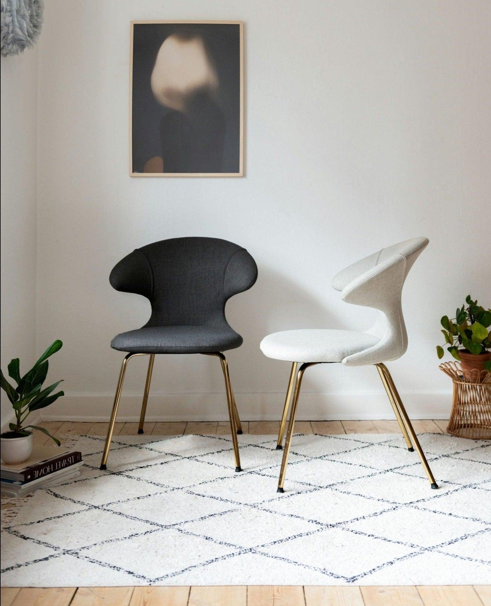 Krzesło TIME FLIES antracytowy ze złotą podstawą UMAGE Eye on Design