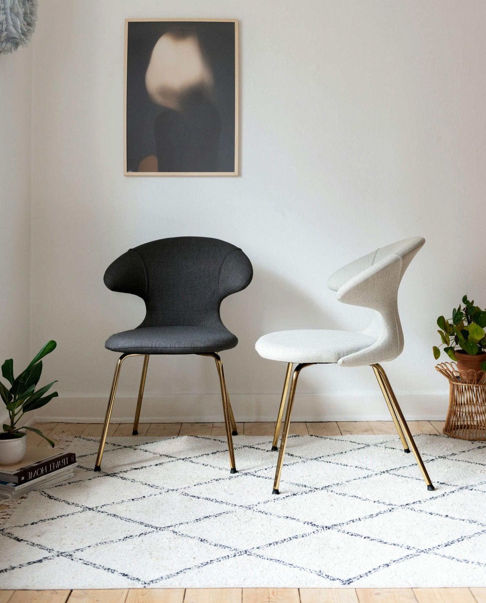 Krzesło TIME FLIES niebieski ze złotą podstawą UMAGE Eye on Design