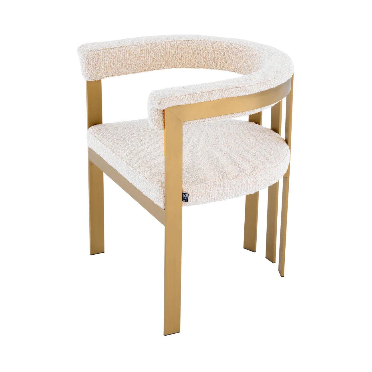 Krzesło w tkaninie boucle CLUBHOUSE kremowy z mosiężną podstawą Eichholtz Eye on Design
