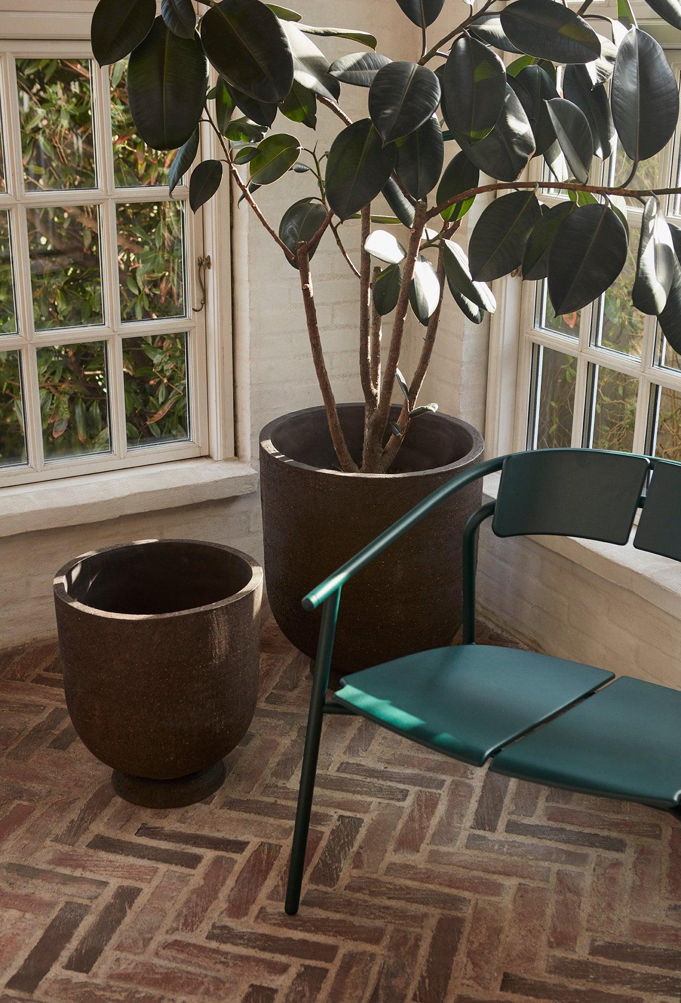 Krzesło z podłokietnikami NOVO zielony AYTM Eye on Design