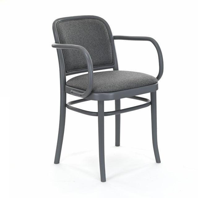 Krzesło z podłokietnikami tapicerowane B-811 drewno bukowe Fameg Eye on Design