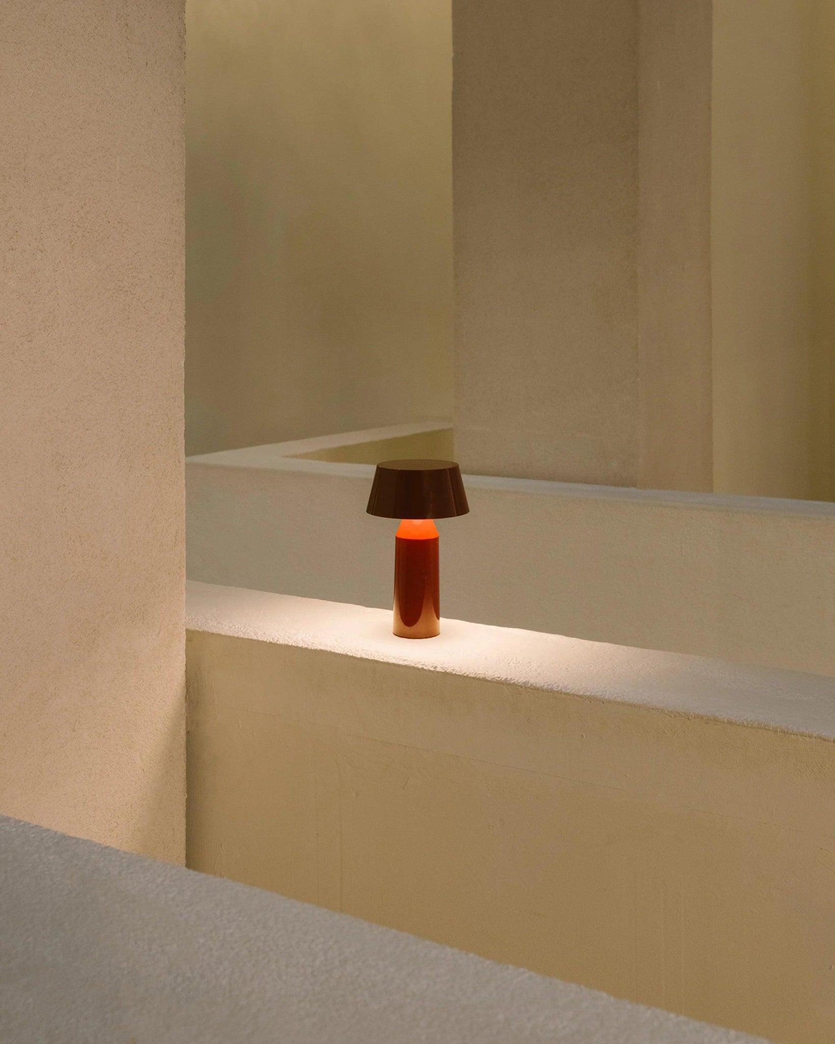 Lampa akumulatorowa BICOCA bordowy Marset Eye on Design