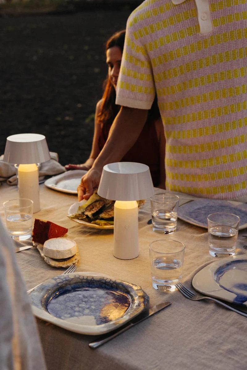 Lampa akumulatorowa BICOCA kremowy Marset Eye on Design