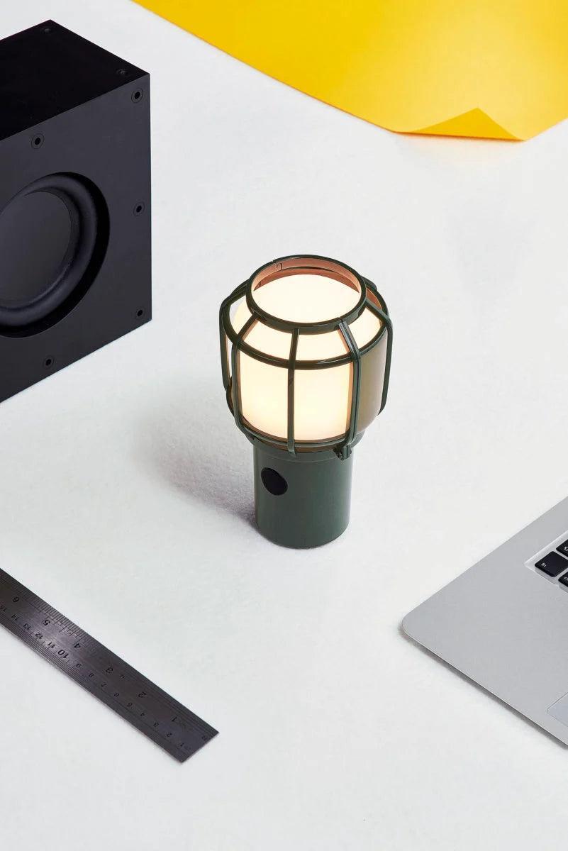 Lampa akumulatorowa CHISPA zielony Marset Eye on Design