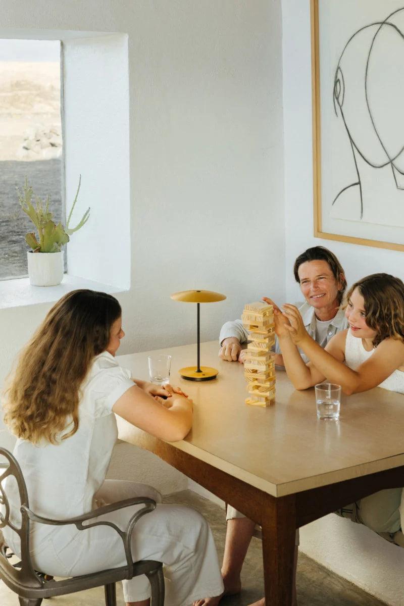 Lampa akumulatorowa GINGER mosiężny Marset Eye on Design