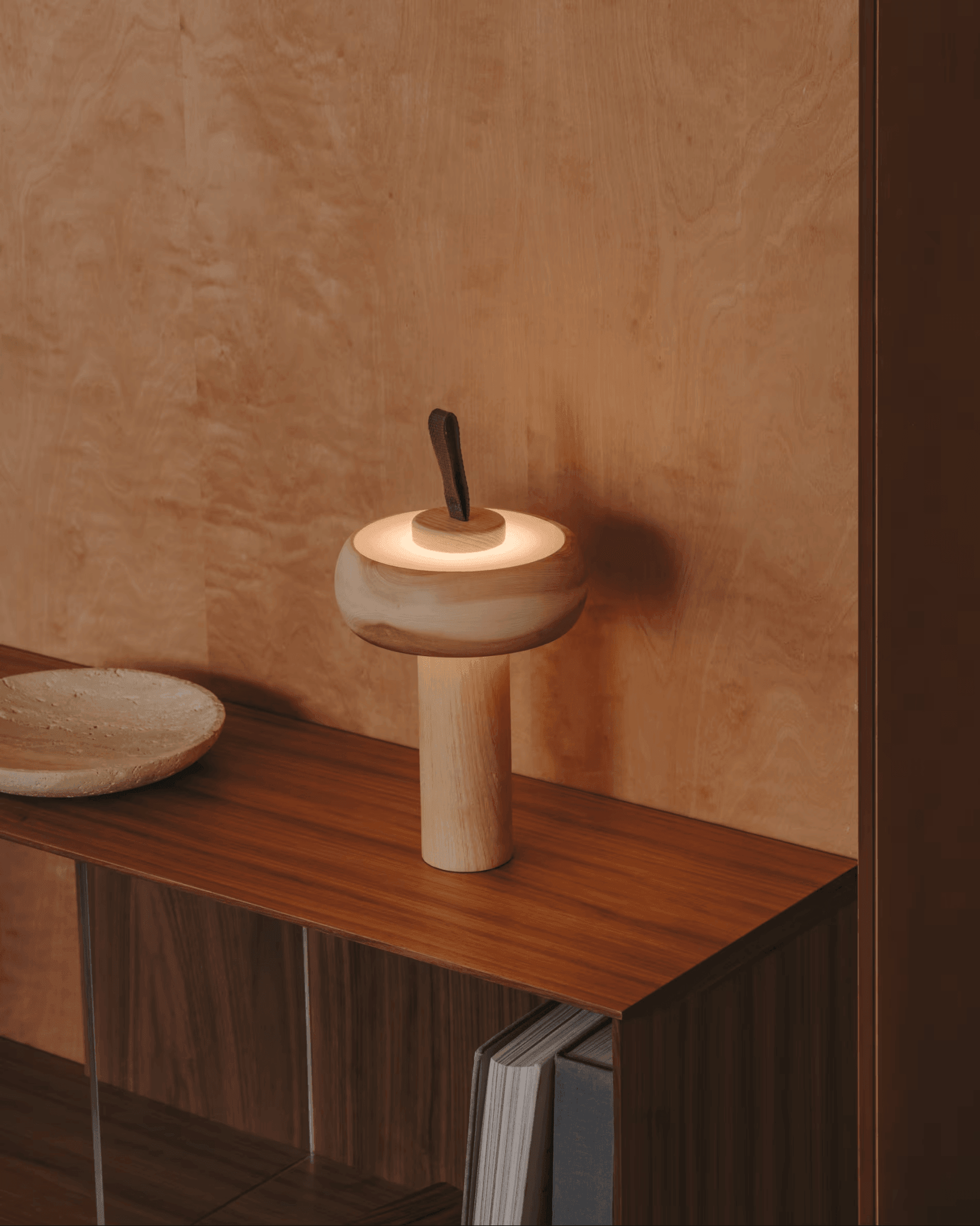 Lampa akumulatorowa LUBA lite drewno jesionowe La Forma Eye on Design