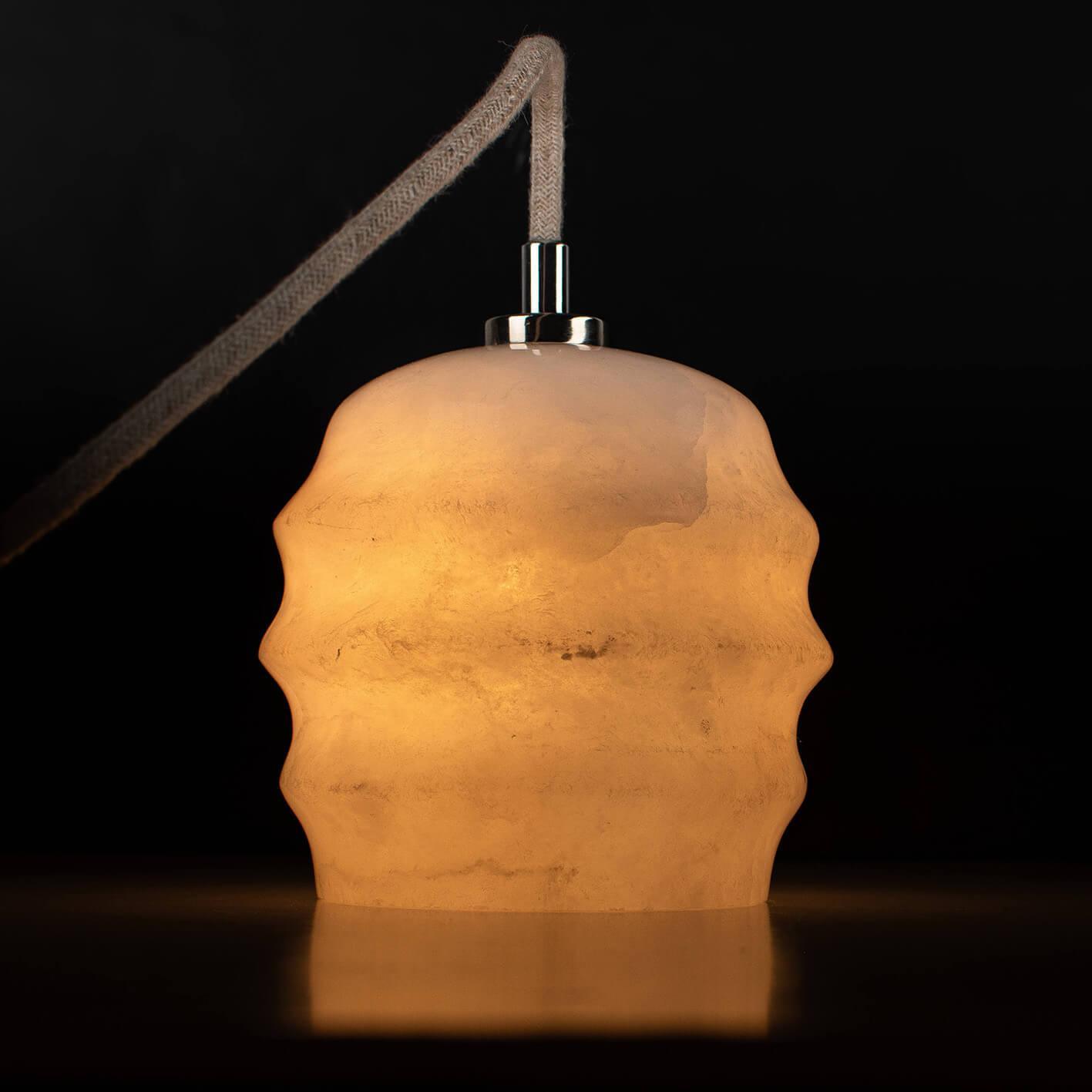 Lampa alabastrowa wisząca KALLIOPE nikiel Embassy Interiors Eye on Design