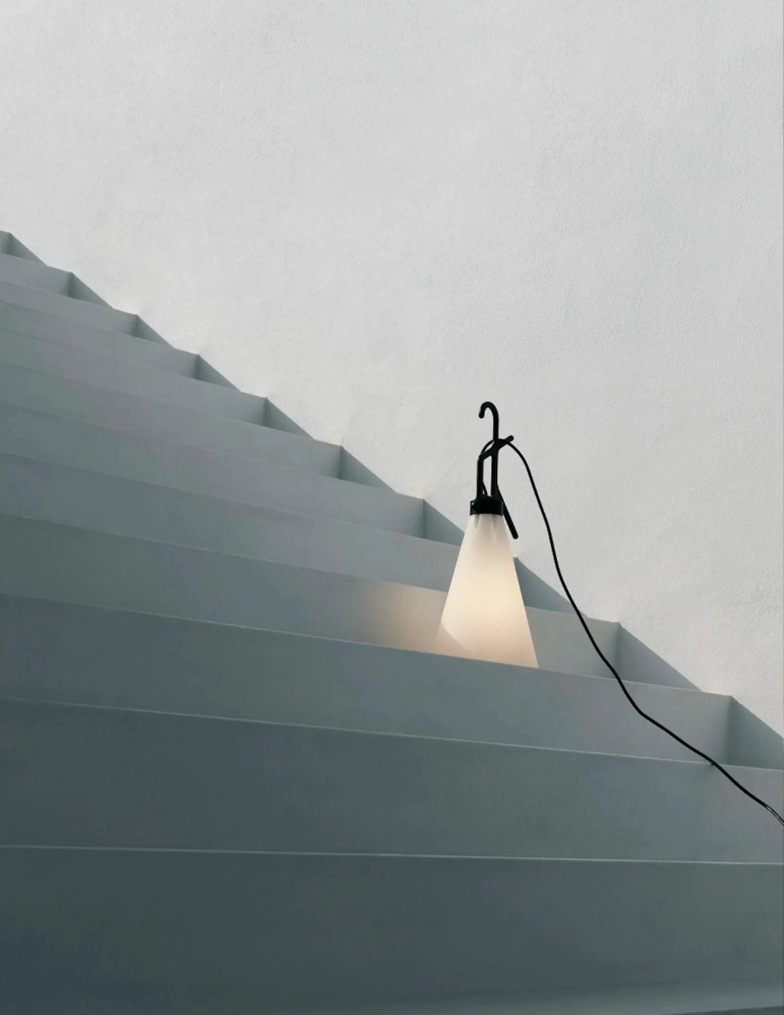 Lampa MAYDAY czarny – Flos