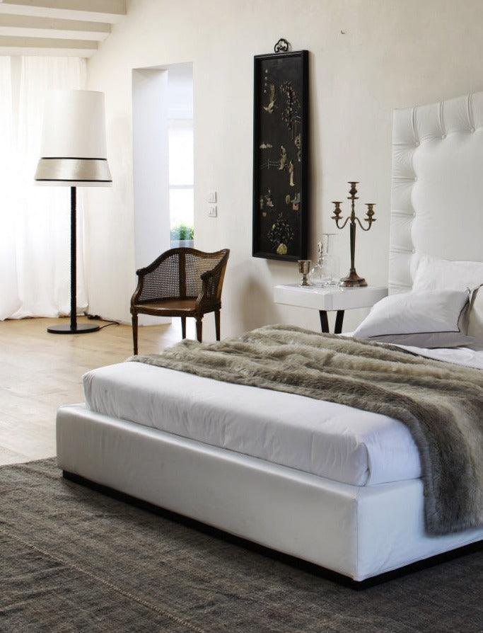 Lampa podłogowa AUDREY biały z czarnym wykończeniem Contardi Eye on Design