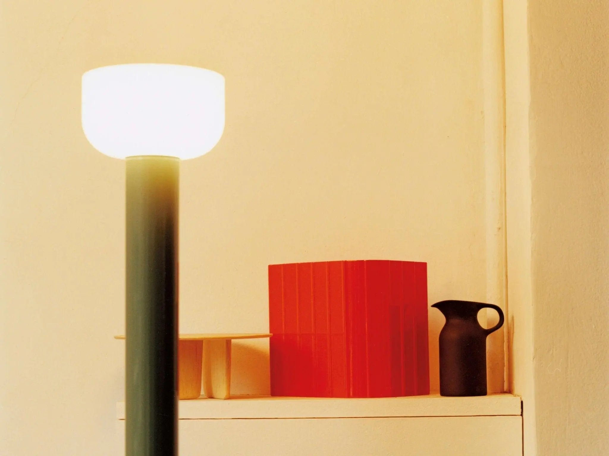Lampa stojąca BELLHOP ciemnobrązowy – Flos