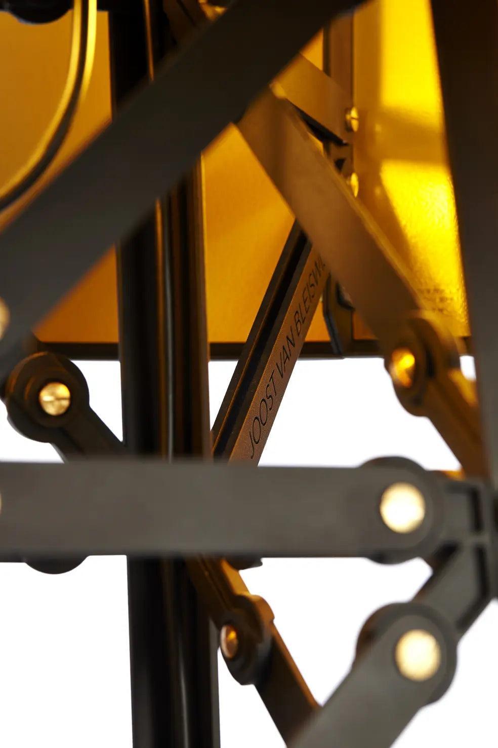 Lampa podłogowa CONSTRUCTION czarny Moooi Eye on Design