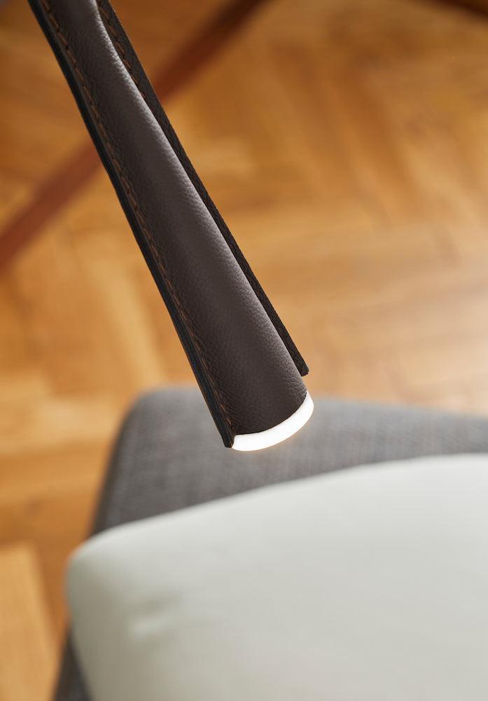 Lampa podłogowa FLEXILED czarna skóra Contardi Eye on Design