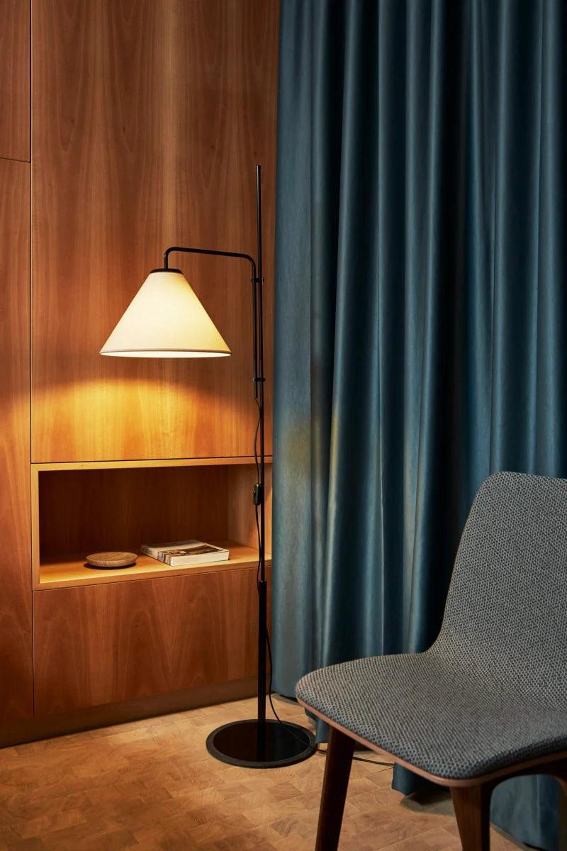 Lampa podłogowa FUNICULI FABRIC piaskowy Marset Eye on Design