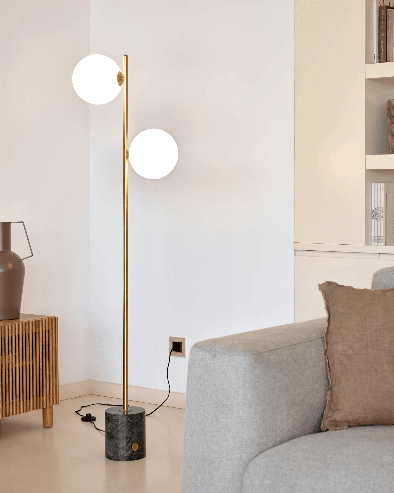 Lampa podłogowa LONELA marmur La Forma Eye on Design
