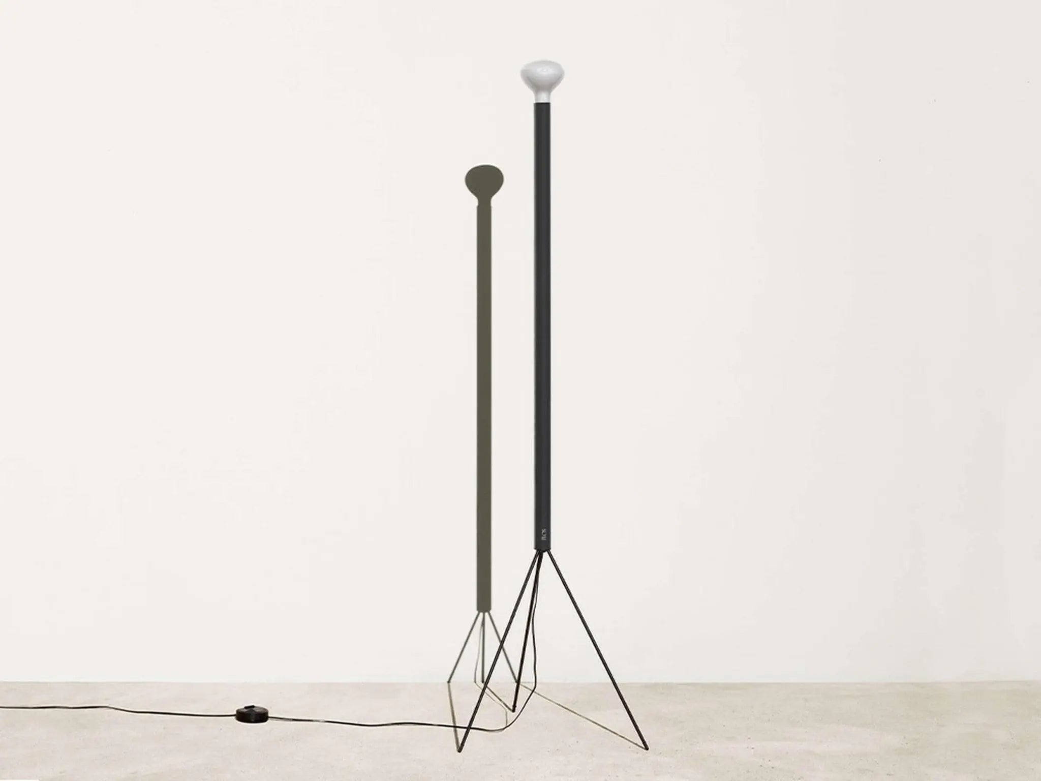Lampa stojąca LUMINATOR antracytowy – Flos