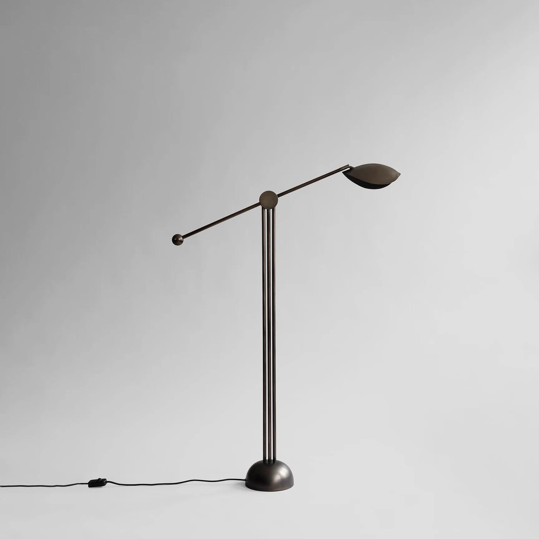 Lampa podłogowa STINGRAY brązowy 101 Copenhagen Eye on Design