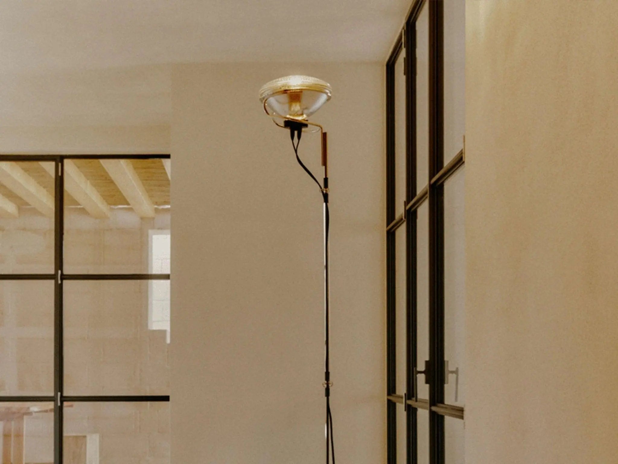 Lampa podłogowa TOIO czarny matowy – metal