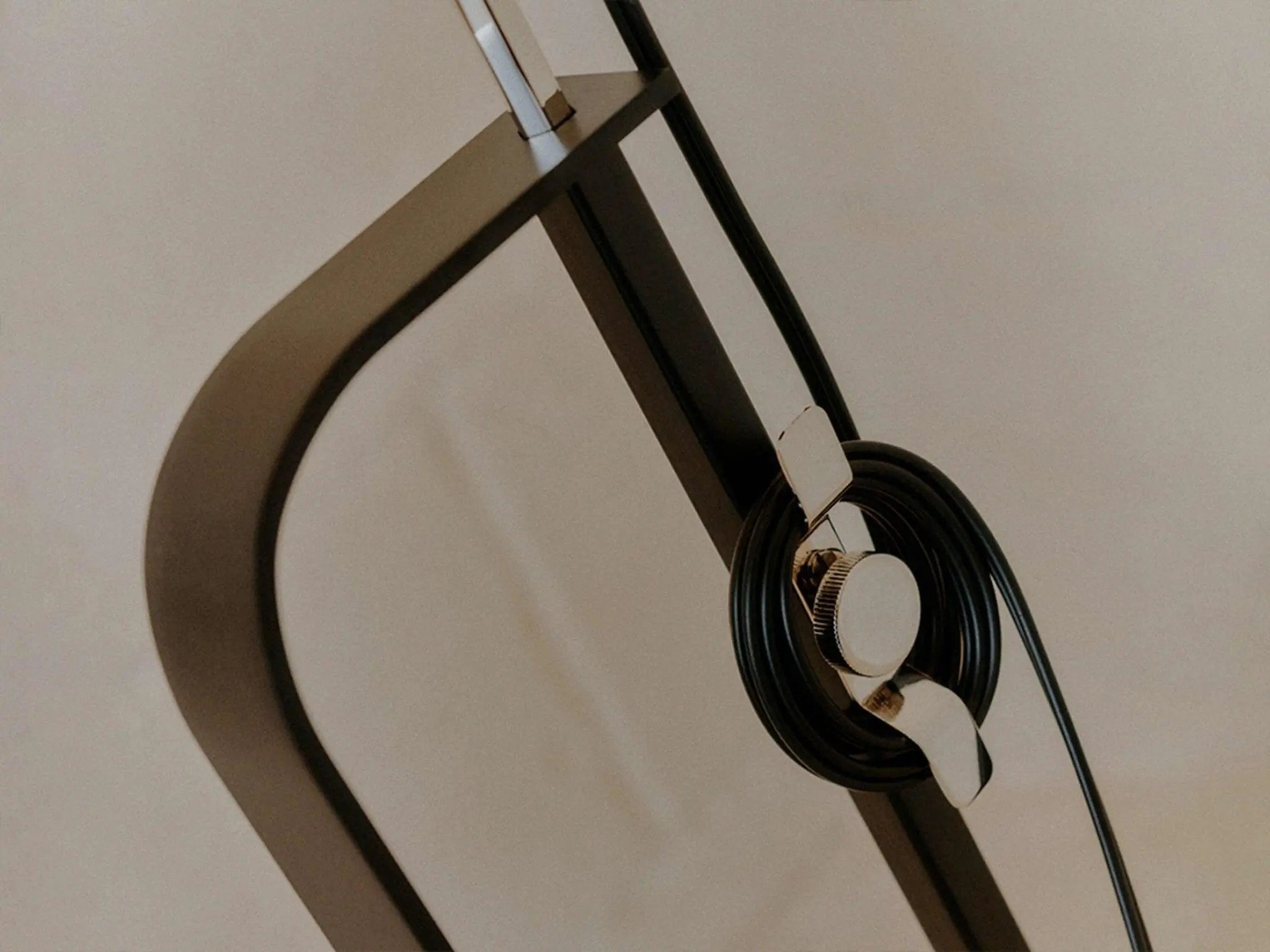 Lampa podłogowa TOIO czarny matowy – styl nowoczesny
