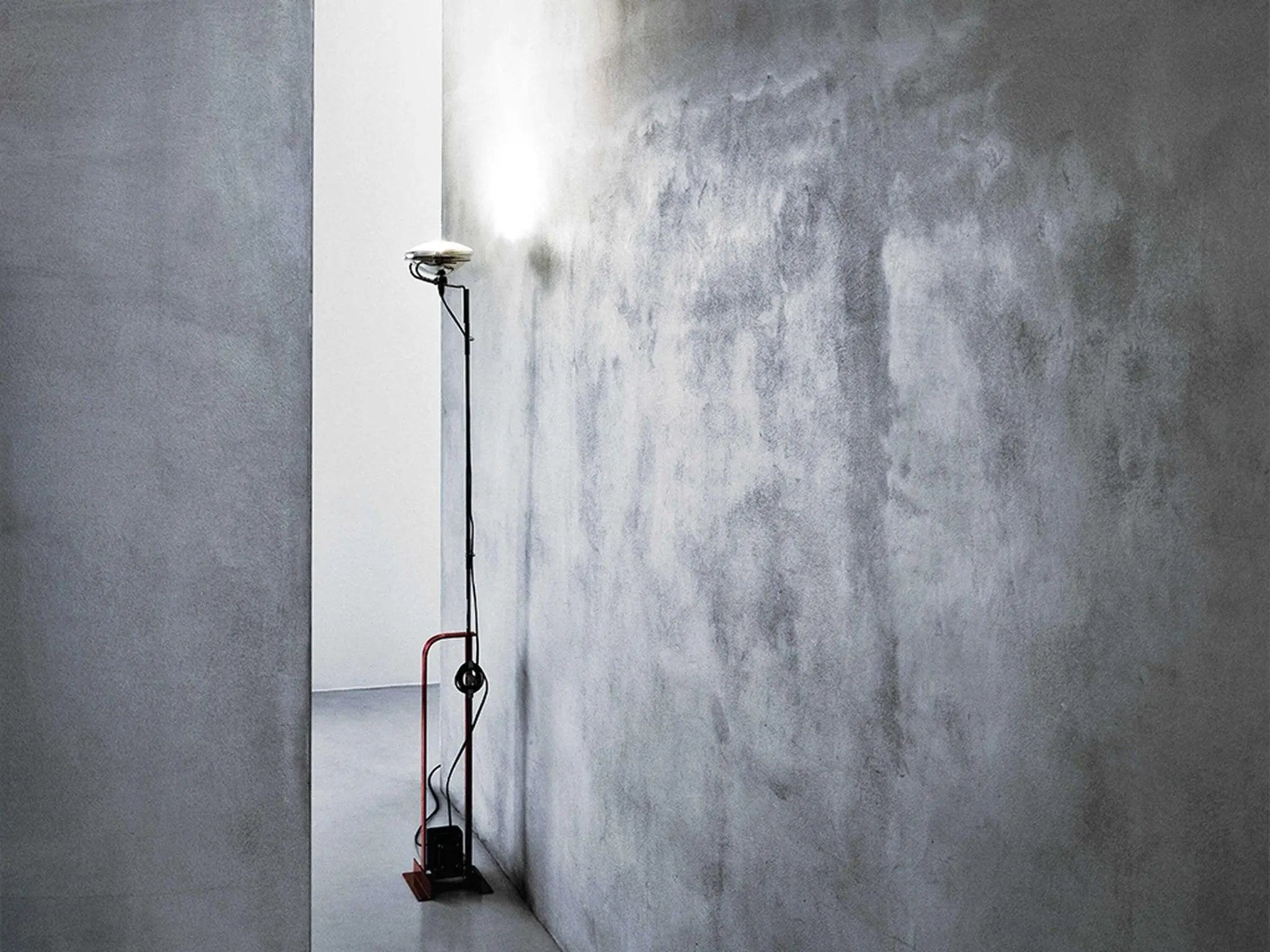 Lampa stojąca TOIO czerwony – metal