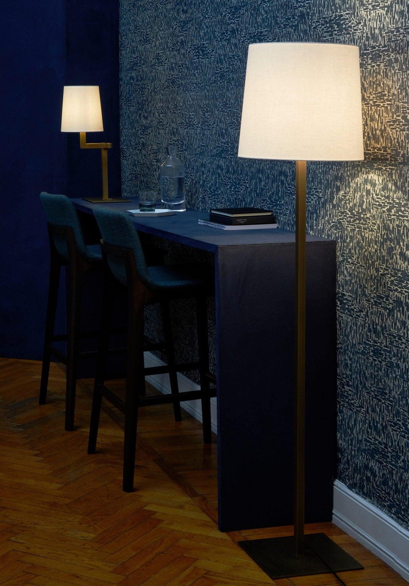 Lampa podłogowa TONDA czarny z białym kloszem Contardi Eye on Design