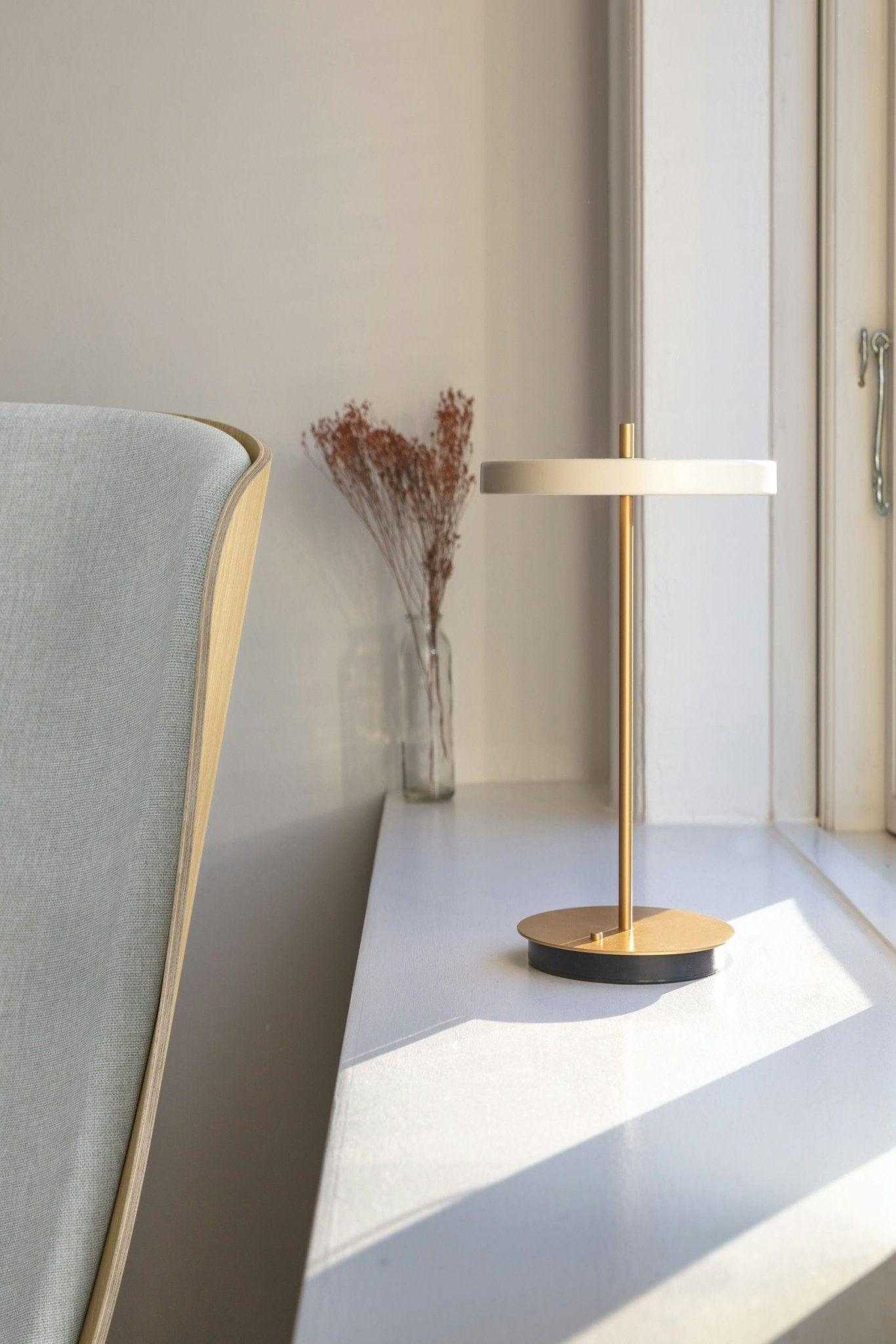 Lampa przenośna ASTERIA MOVE perłowy UMAGE Eye on Design