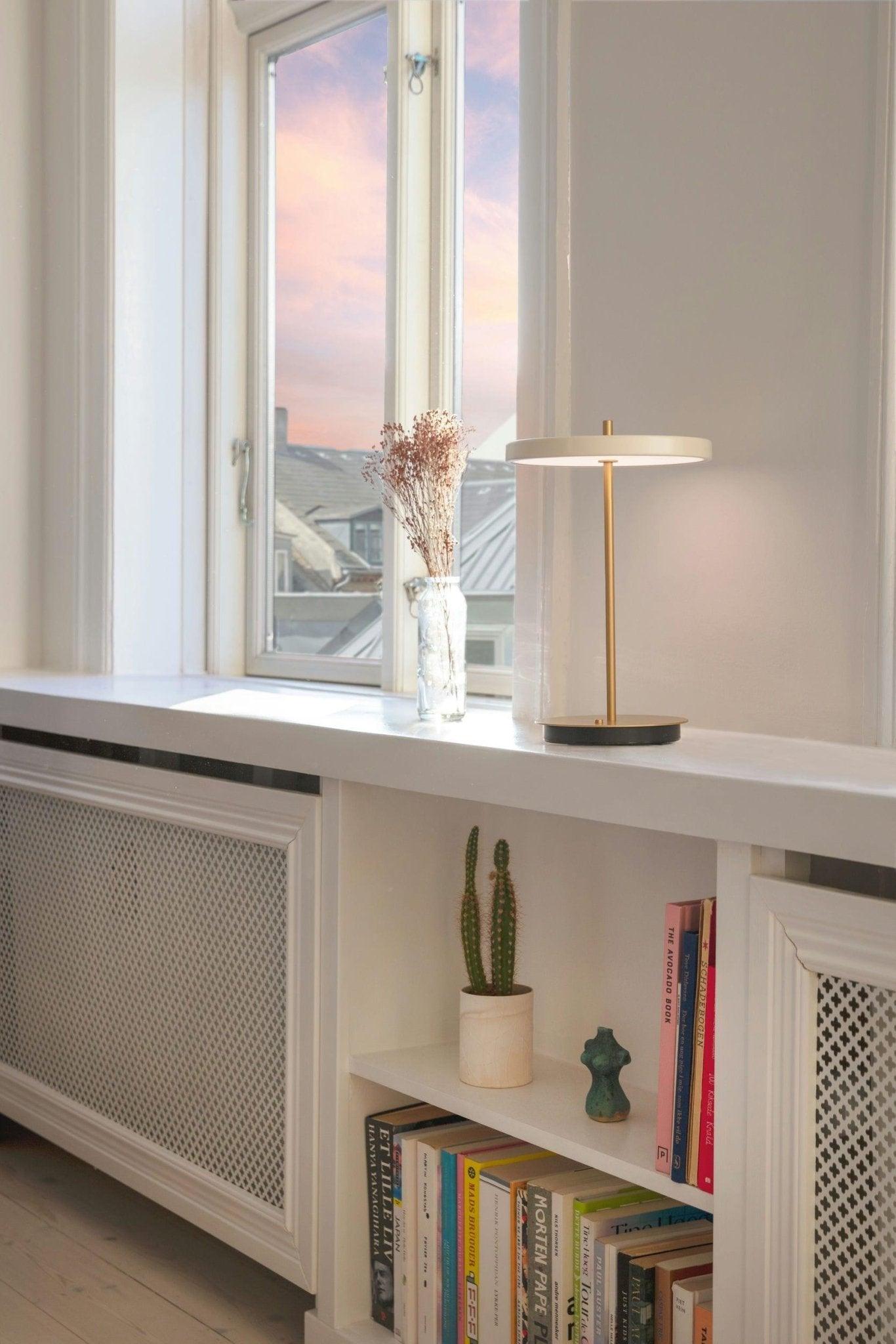 Lampa przenośna ASTERIA MOVE perłowy UMAGE Eye on Design