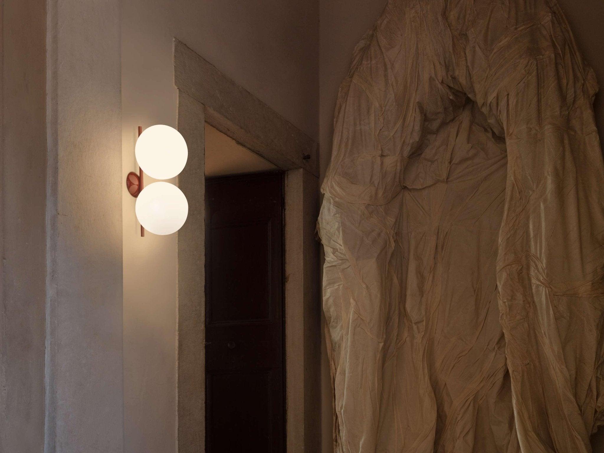 Lampa ścienna IC LIGHTS DOUBLE mosiężny Flos Eye on Design