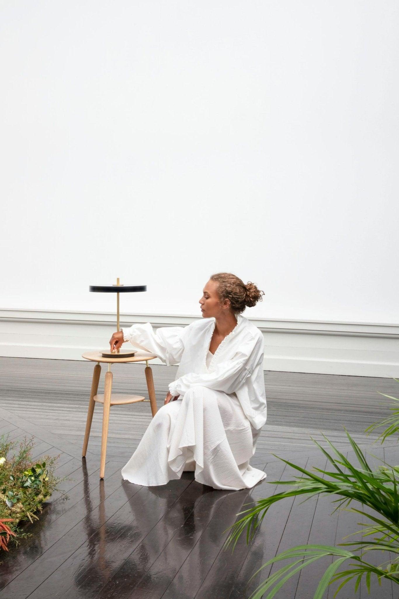 Lampa stołowa ASTERIA TABLE antracytowy UMAGE Eye on Design