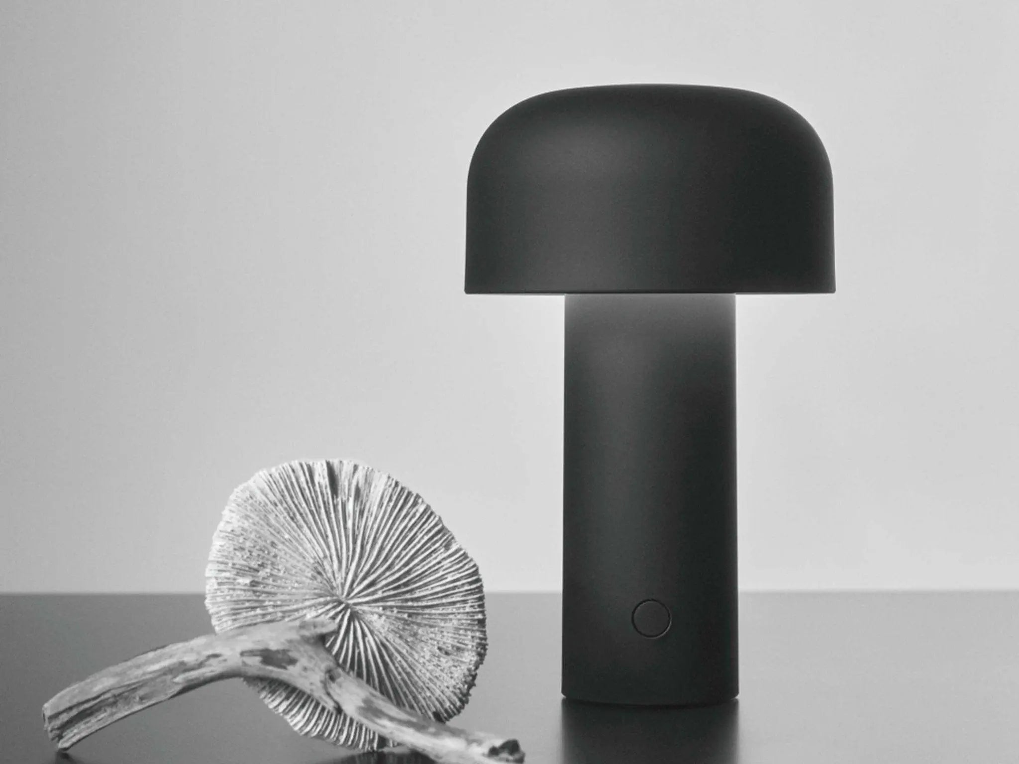Lampa stołowa BELLHOP czarny matowy, marka Flos