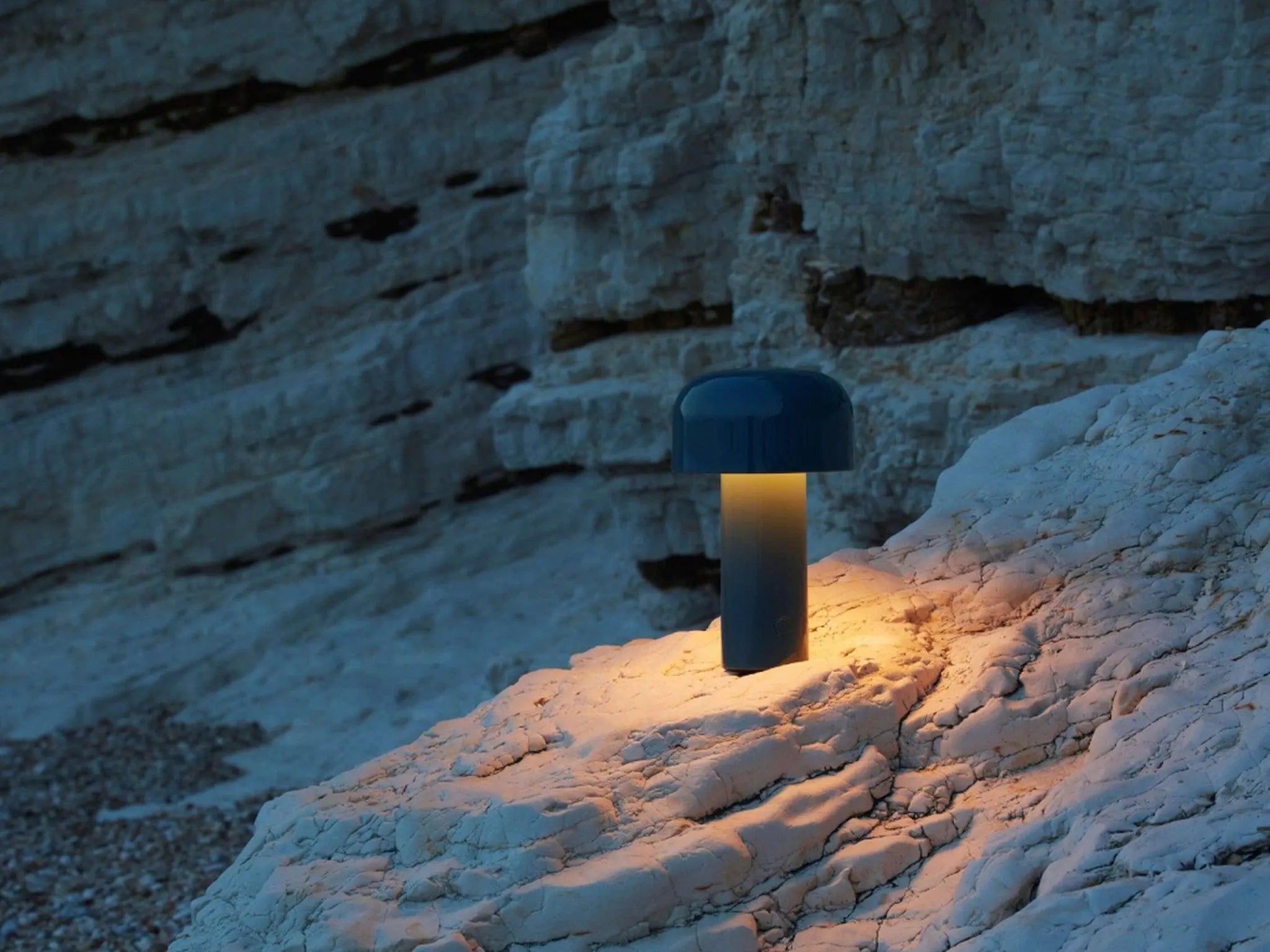 Lampa stołowa BELLHOP niebieski, marka Flos