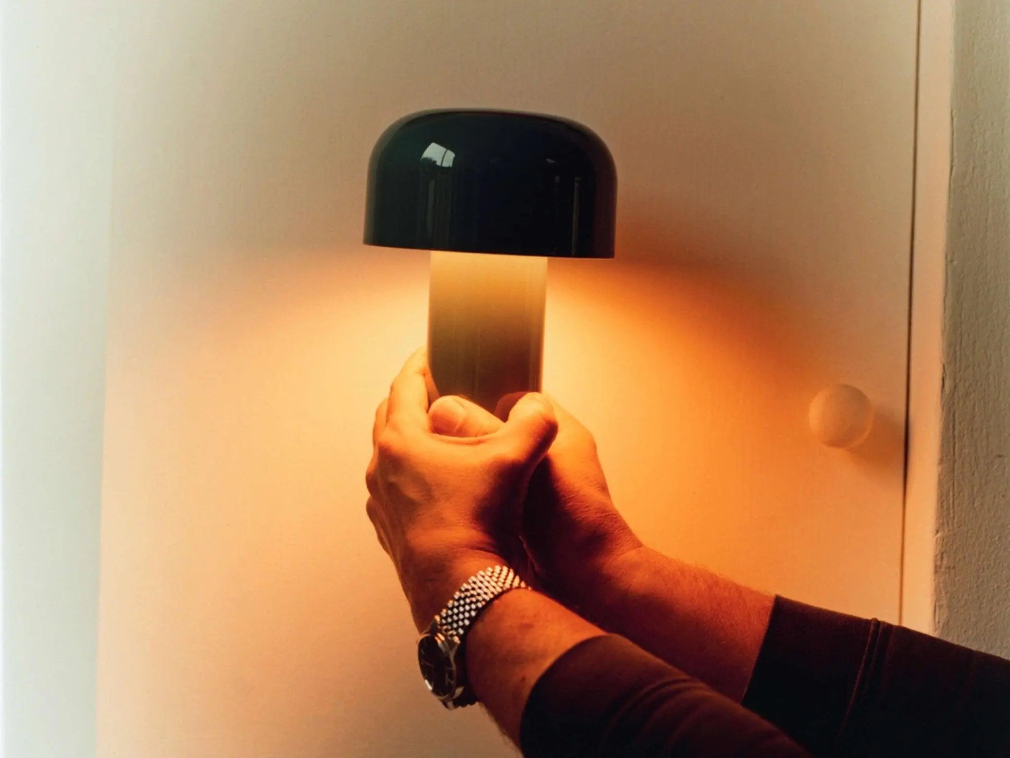 Lampa stołowa BELLHOP niebieski – Flos