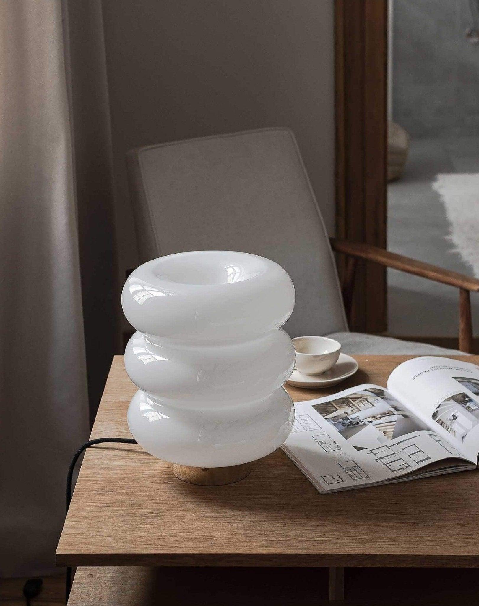 Lampa stołowa BIBE mosiężny Embassy Interiors Eye on Design