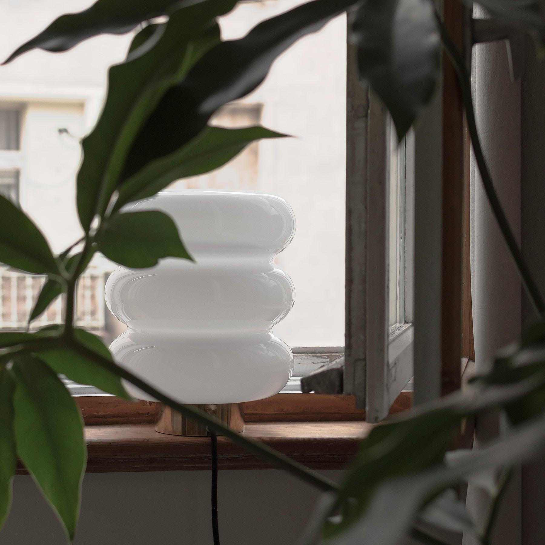 Lampa stołowa BIBE mosiężny Embassy Interiors Eye on Design