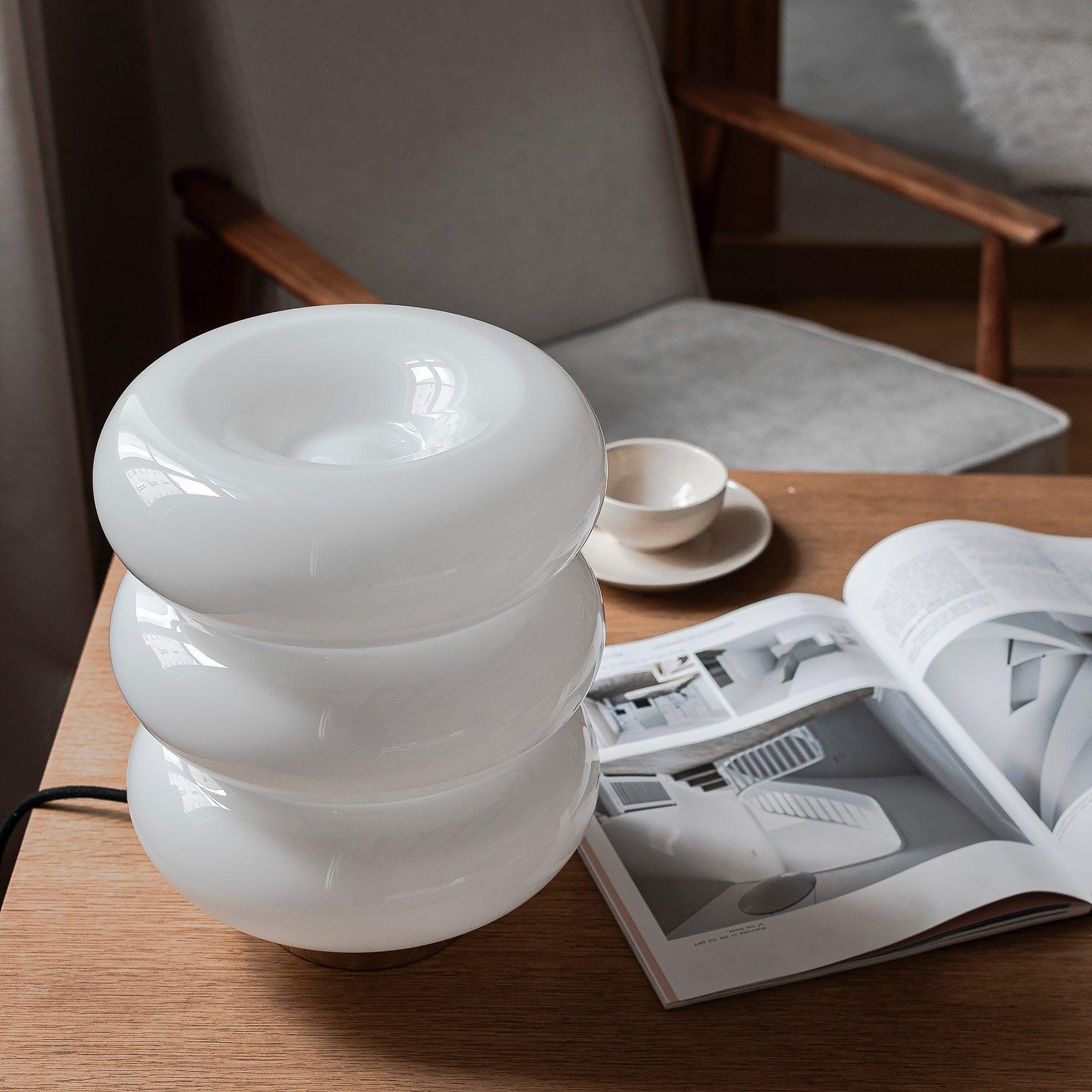 Lampa stołowa BIBE mosiężny Embassy Interiors Eye on Design