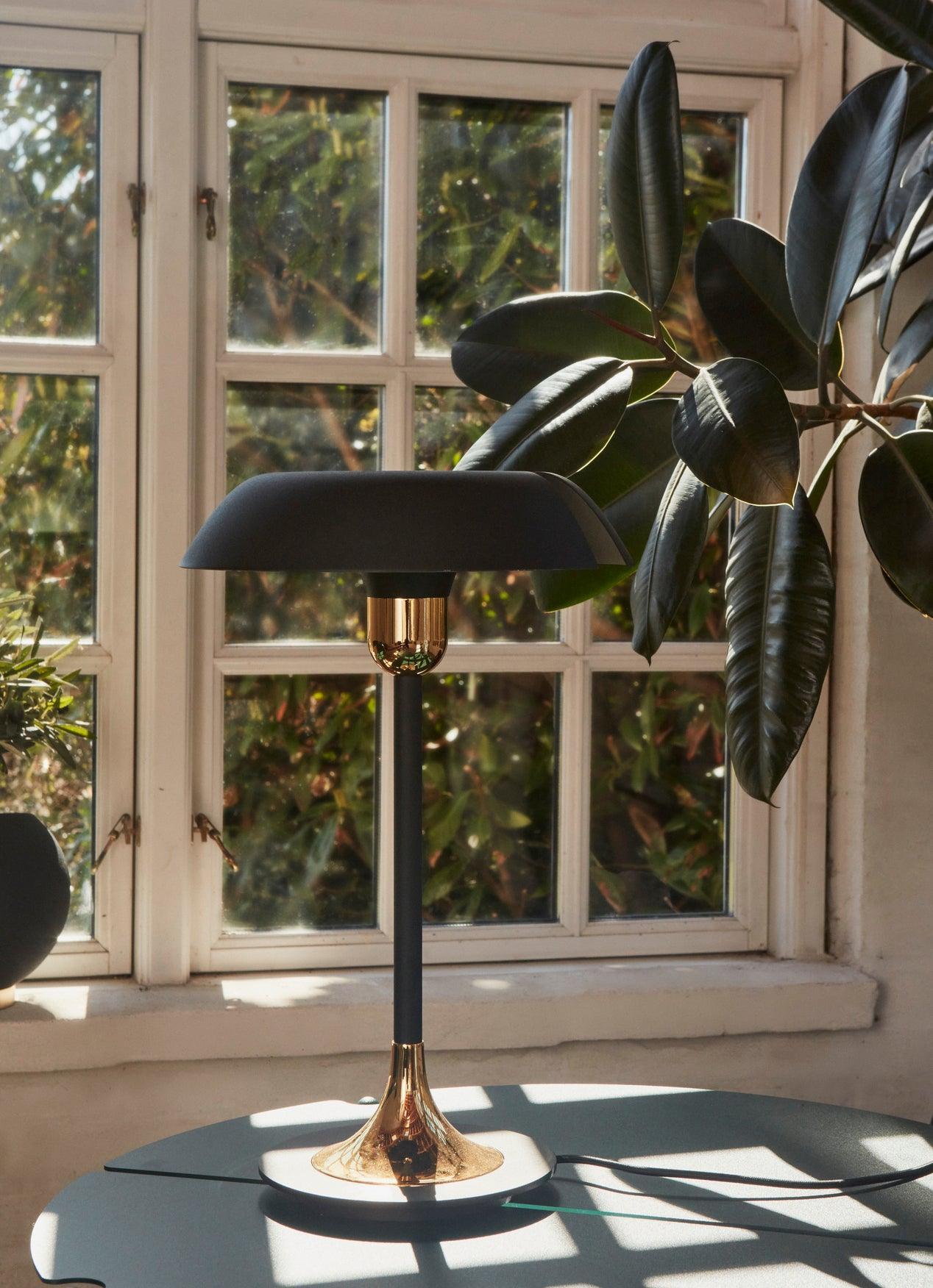 Lampa stołowa CYCNUS czarny AYTM Eye on Design