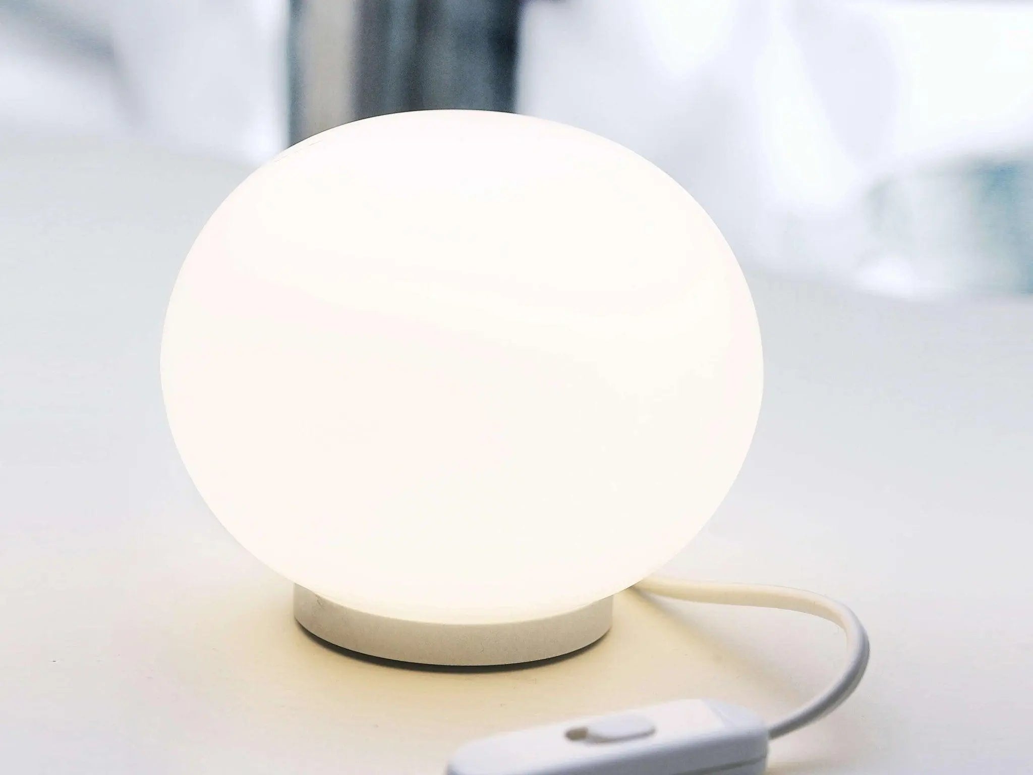 Lampa stołowa GLO-BALL biały – szkło