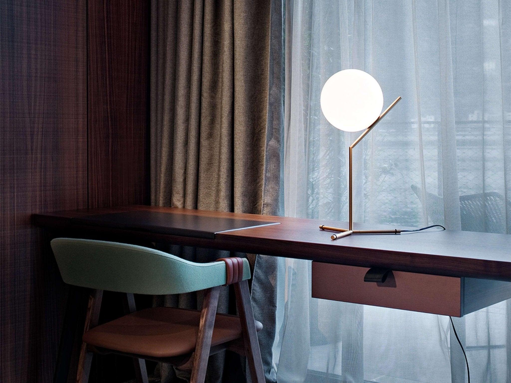 Lampa stołowa IC LIGHTS HIGH mosiężny – mosiądz, Flos