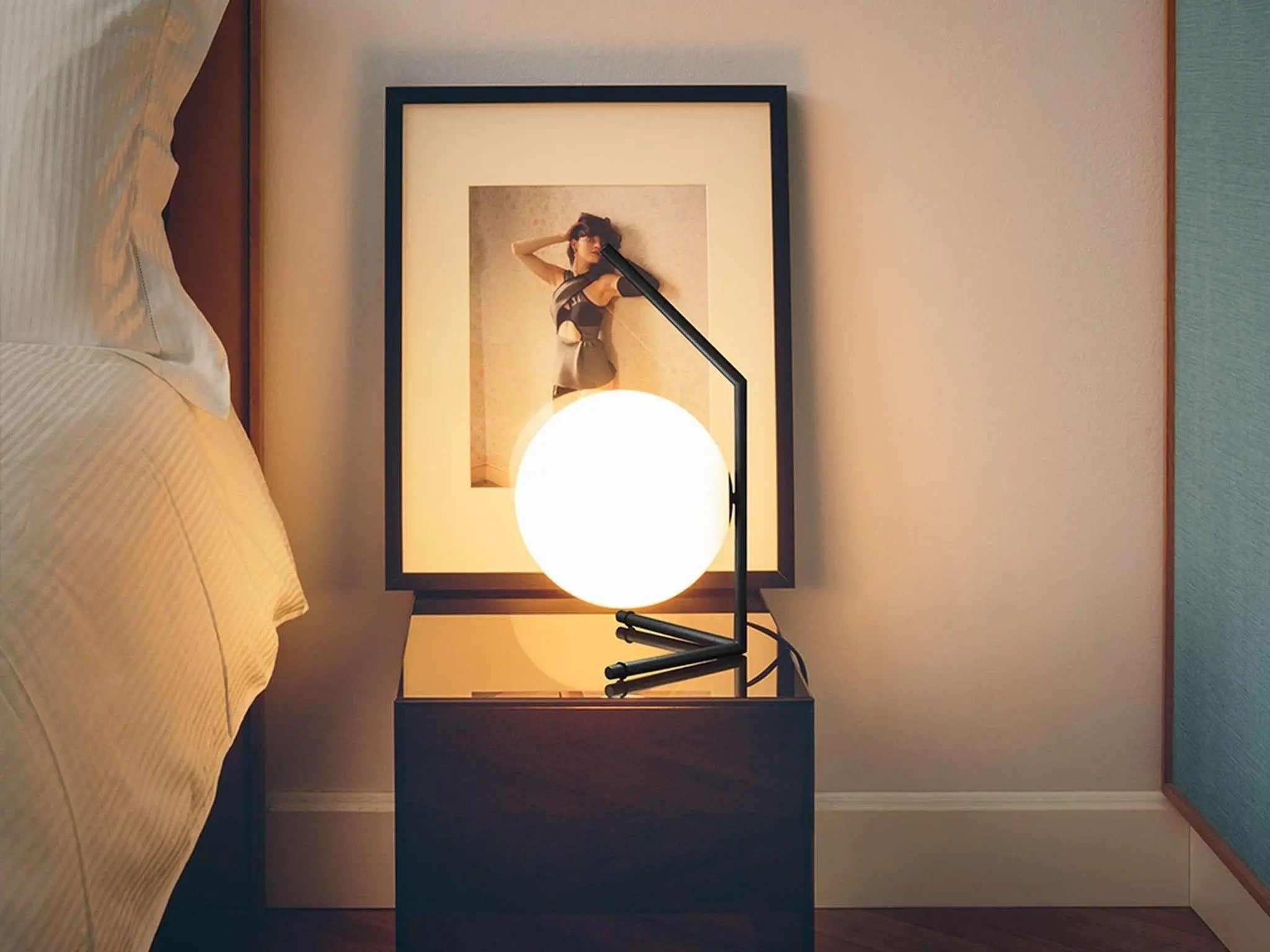 Lampa stołowa IC LIGHTS LOW czarny – styl minimalistyczny
