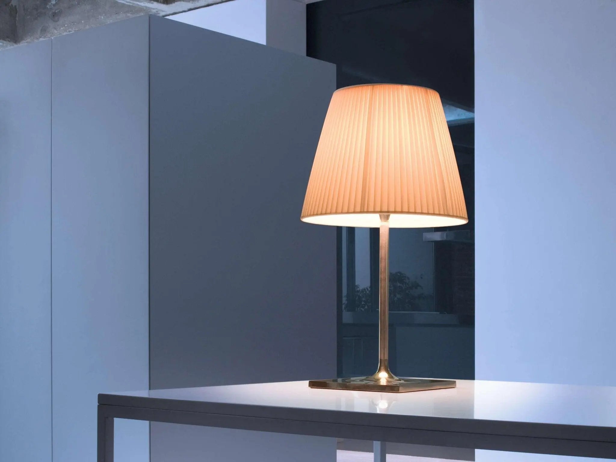 Lampa stołowa KTRIBE tkanina, marka Flos