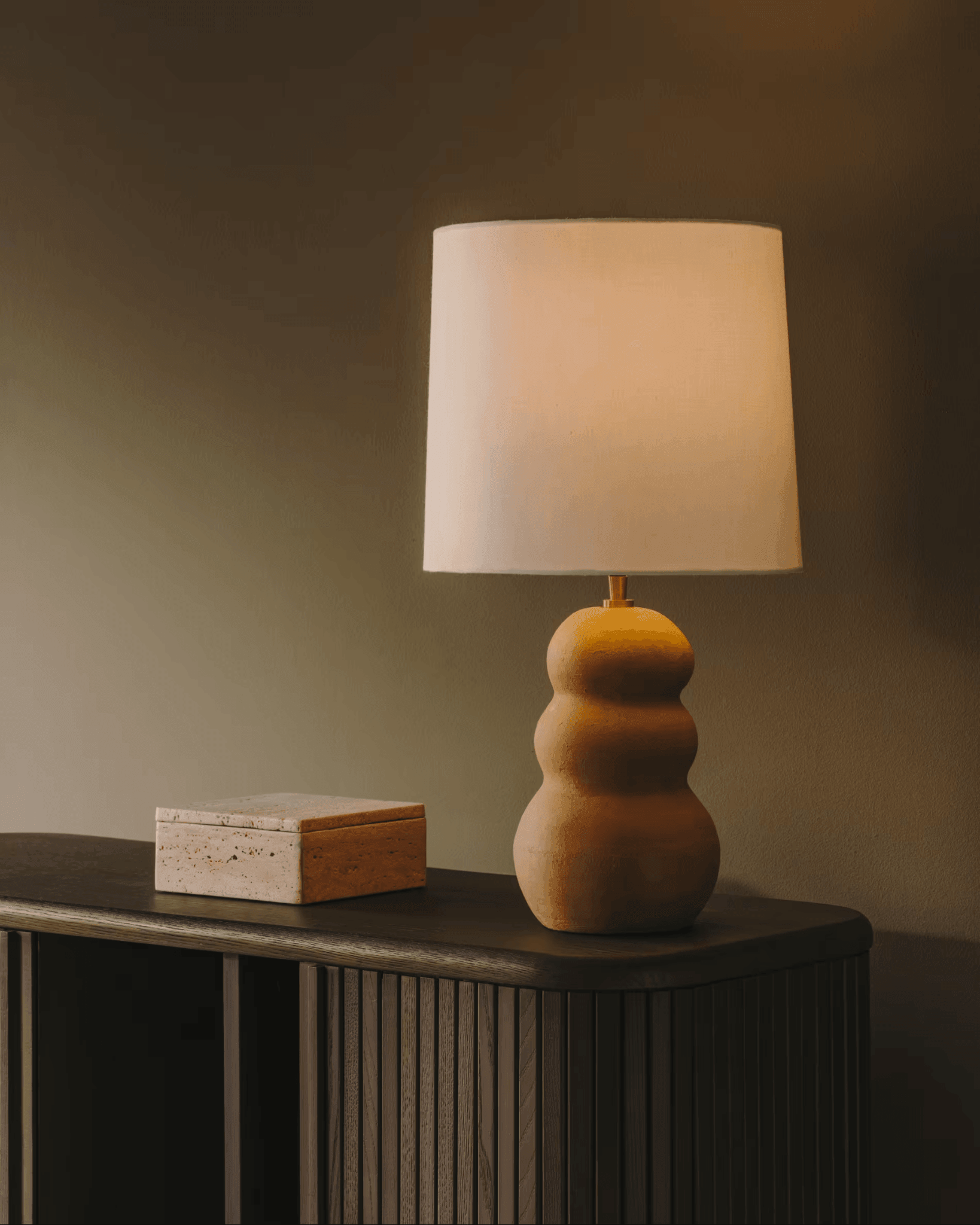 Lampa stołowa MADSEN terakota La Forma Eye on Design