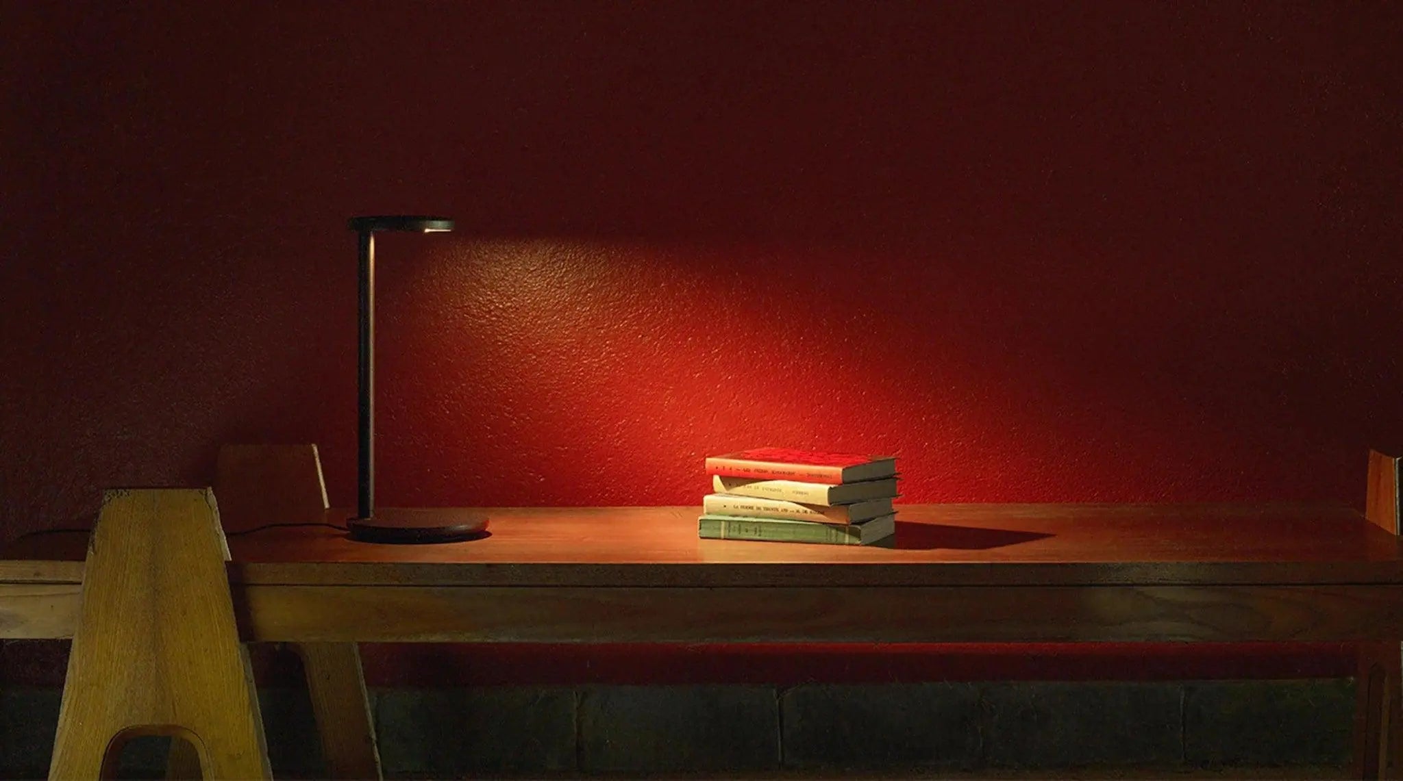 Lampa stołowa OBLIQUE brązowy matowy – Flos