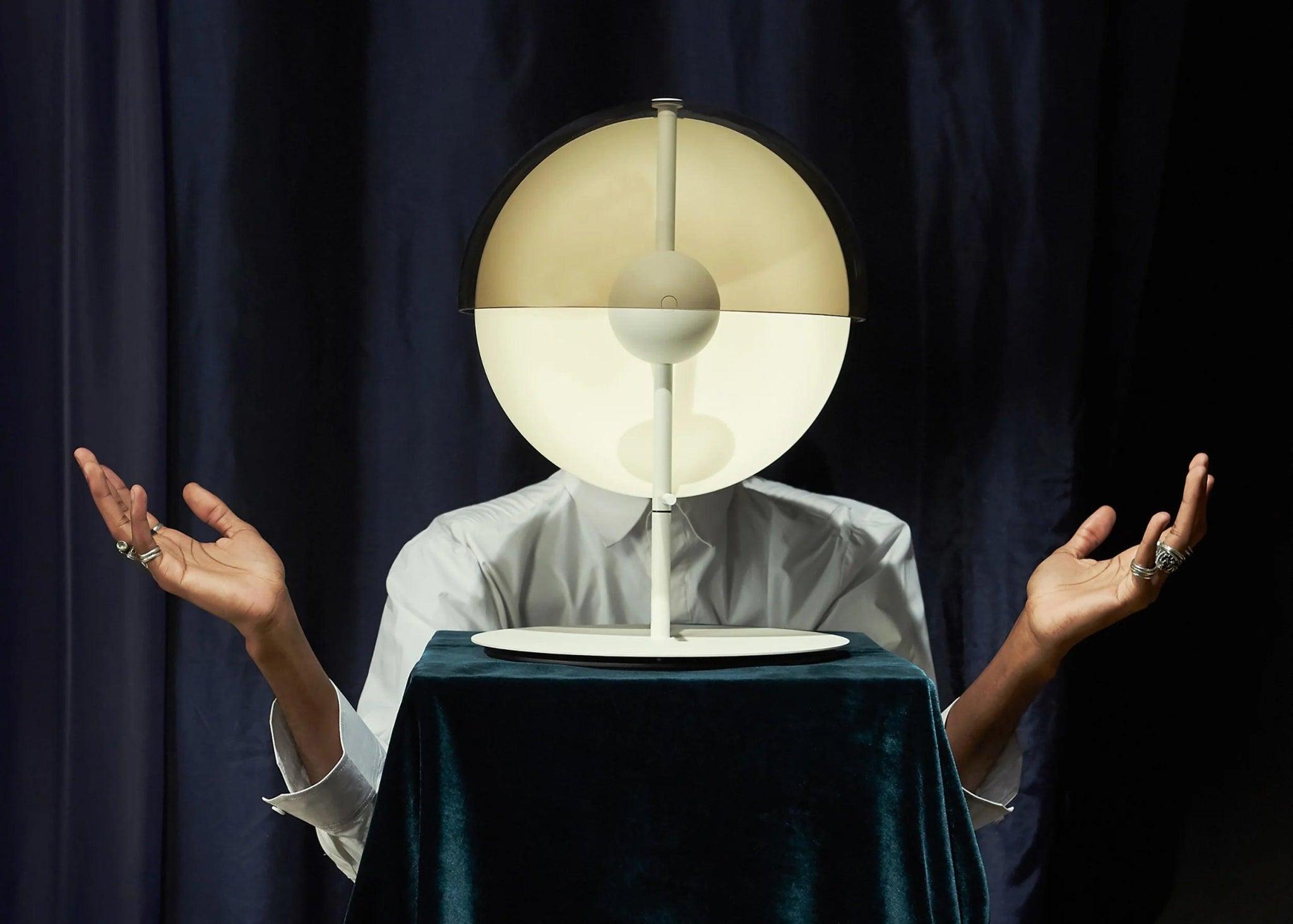 Lampa stołowa THEIA biały Marset Eye on Design