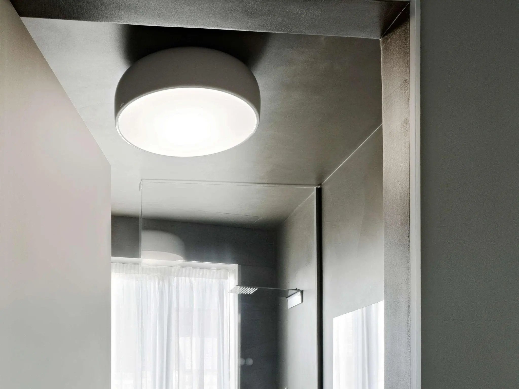 Lampa sufitowa SMITHFIELD PRO ciemnobeżowy, marka Flos