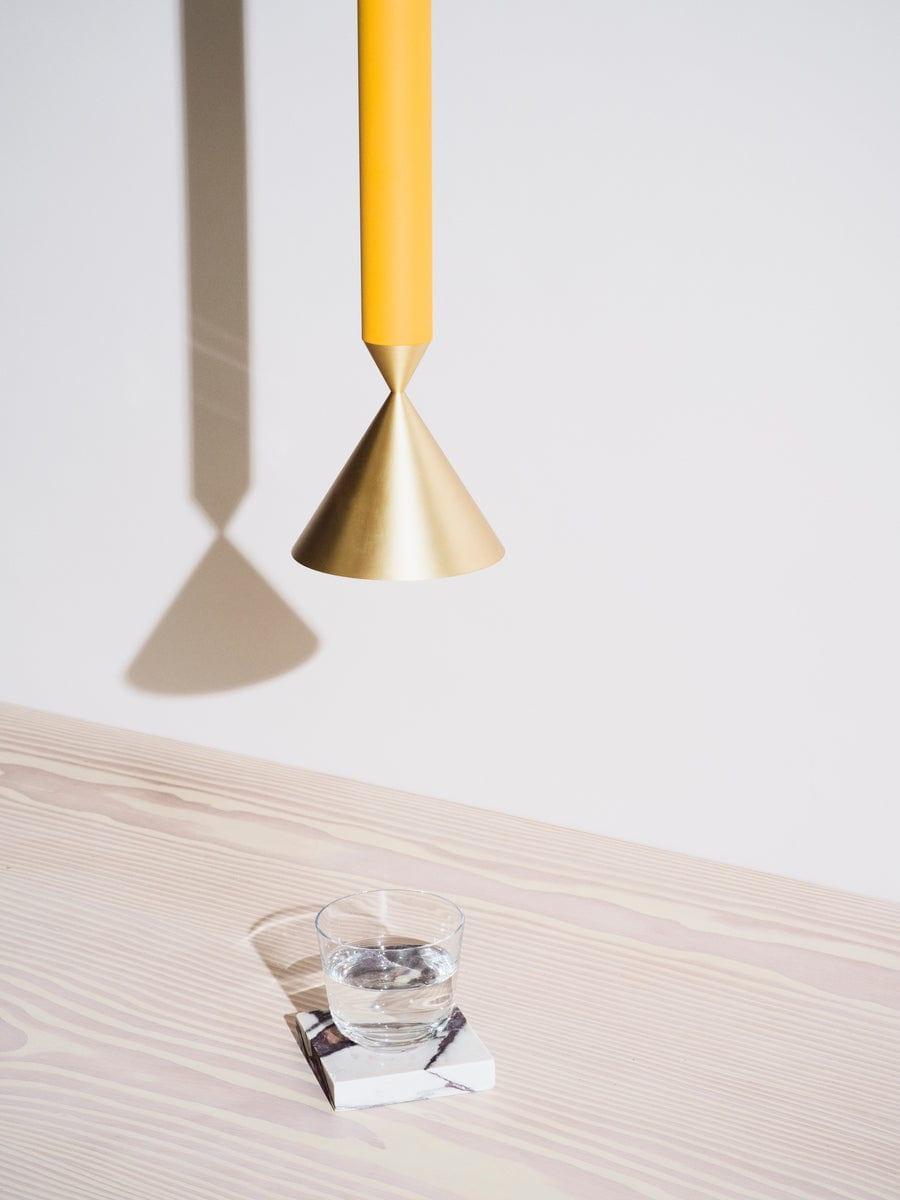 Lampa wisząca APOLLO pomarańczowy z mosiężnym wykończeniem Pholc Eye on Design