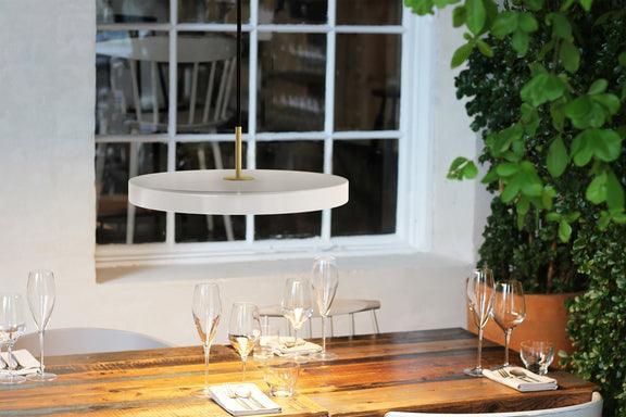 Lampa wisząca ASTERIA perłowy UMAGE Eye on Design