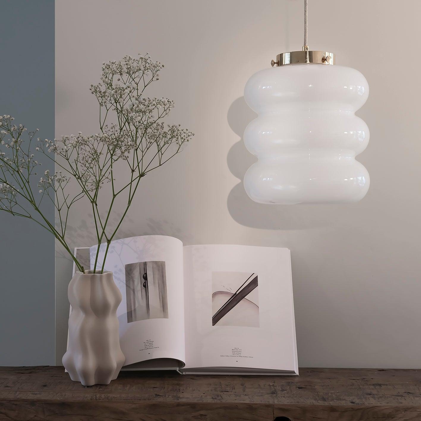 Lampa wisząca BIBE mosiężny Embassy Interiors Eye on Design