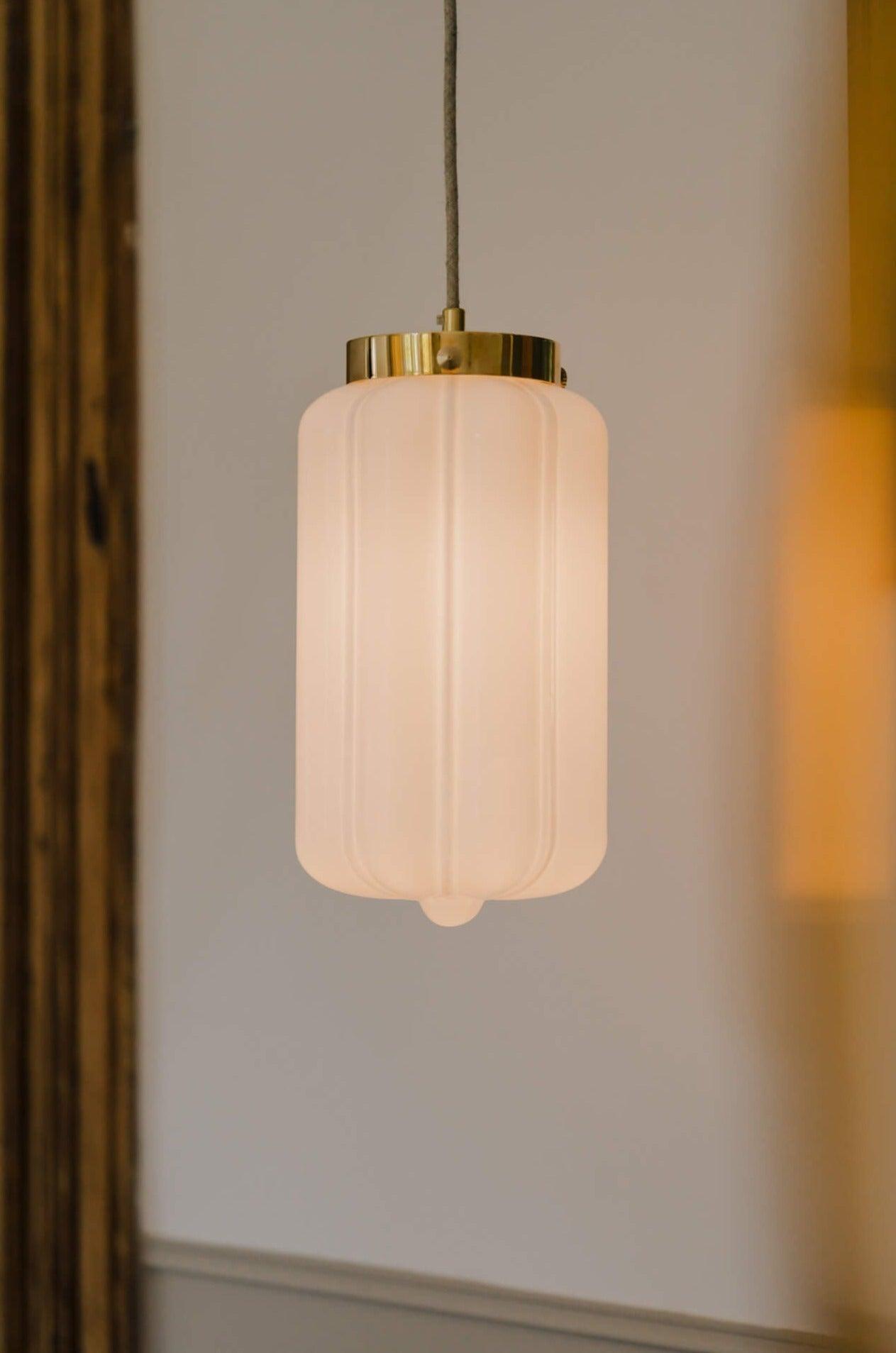 Lampa wisząca DECO mosiężny Embassy Interiors Eye on Design